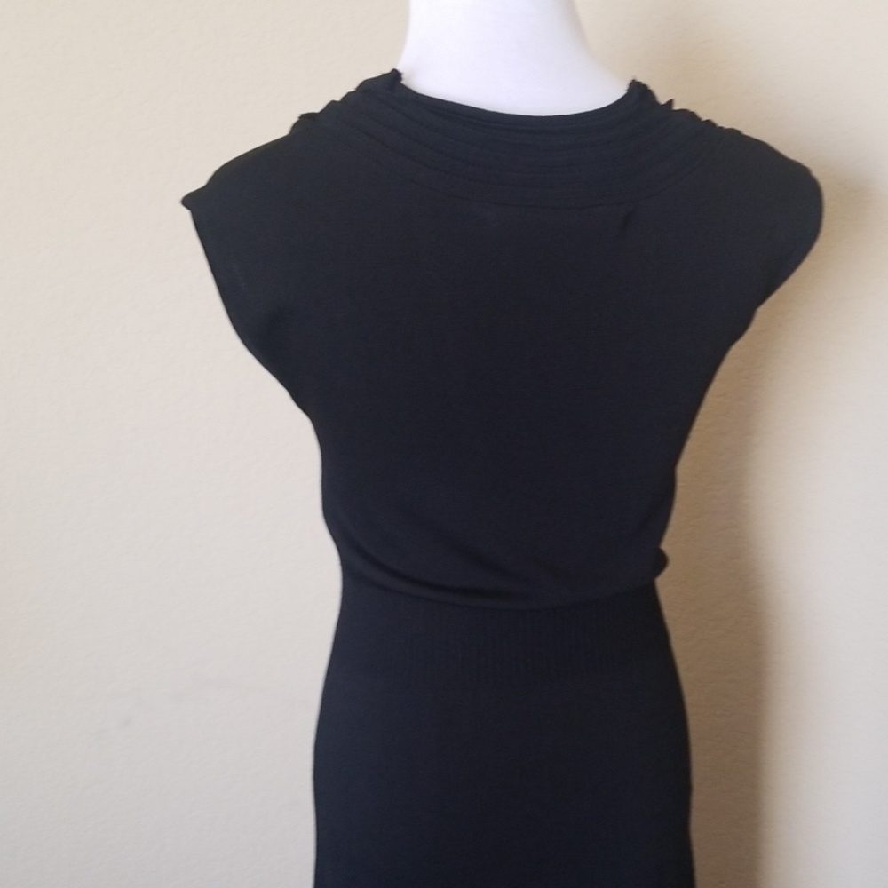 Dress - Picture 3 of 4